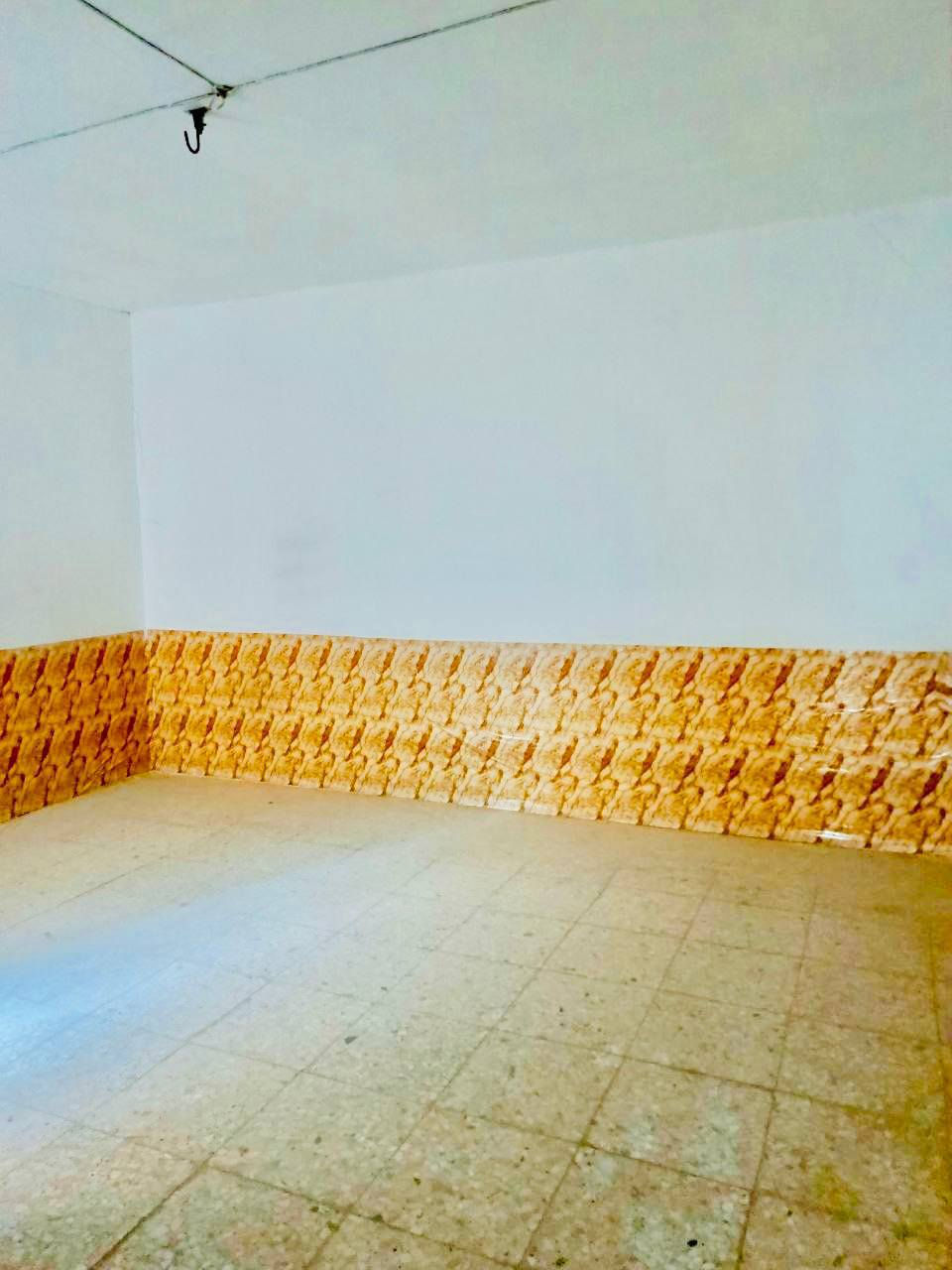 السلام عليكم
دار 90 متر تجاري على الشارع مباشر للبيع الاساس صب بناء بلوك سقف عكاده
يحتوي على غرفه وصاله ومطبخ  ومغاسل
العنوان : الكوفة - بدايه شارع المطار القديم من جه المعمل
السعر (30) مليون وبي مجال
للاستفسار
 ***********
***********
