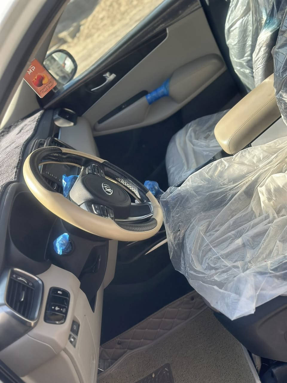 السلام عليكم
سورنتو 2018 مكفوله من الصبغ بيه بارد جدا بسيط خشم البنيد من الشراء ماشيه 144

مواصفات 

1فور ويل. بانوراما. سته سلندر. سبعه راكب جلد. بصمه. هاند بريك بصمه. ترحيب.  مرايا شفط. جنطه كهرباء ذكيه. بردات. تايرات كومهو مال الشركه صدر جديد سياره حلوه مال جنايه السعر 235وبيها مجال بسيط السياره بأسمي المكان الفلوجه ه ***********
