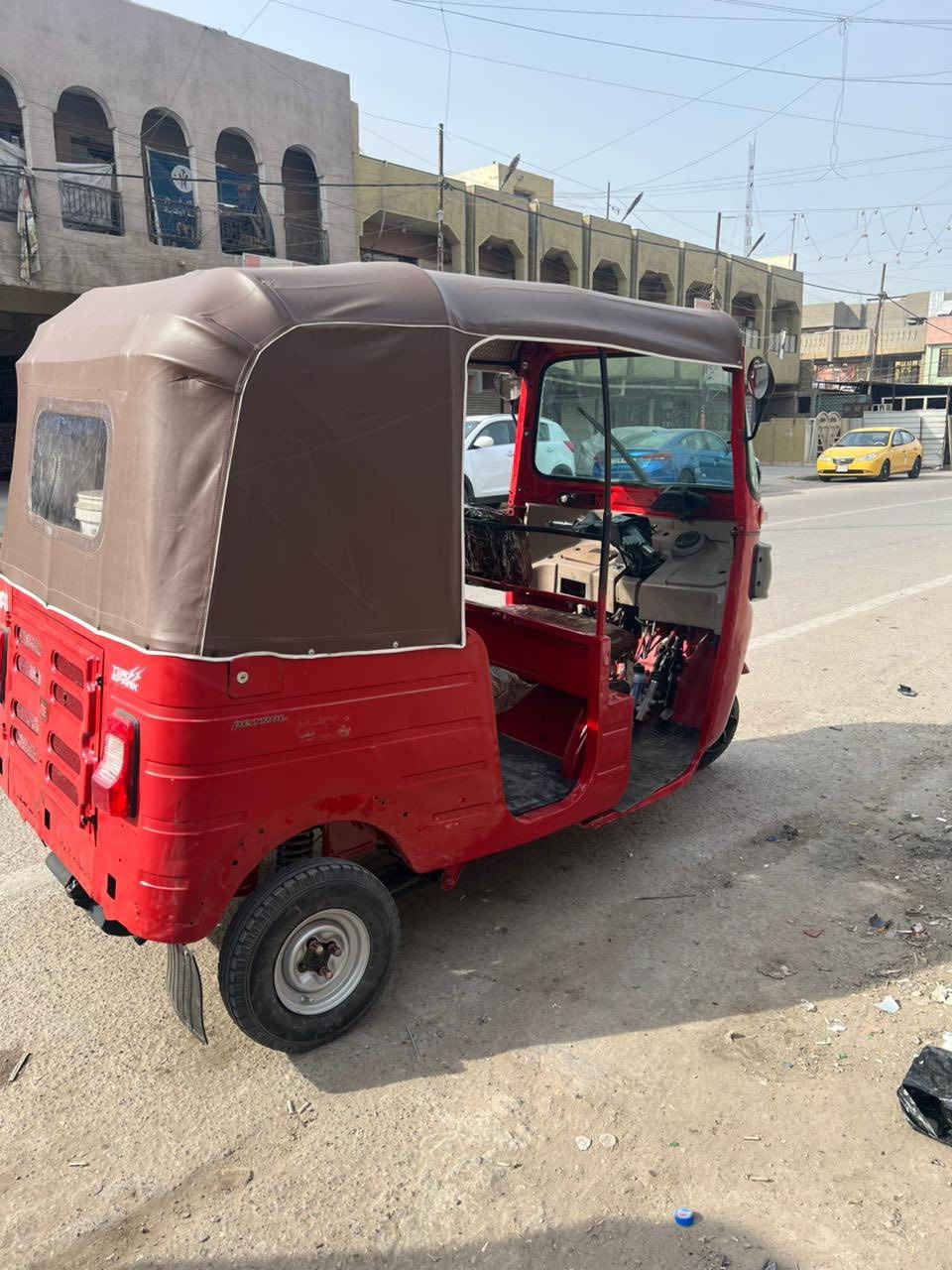 السلام عليكم تكتك للبيع  18 بيها دوس معمره وبيها طخات بل الغد لا تنقيص ولا تبخير تكتك خير من الله كبل  لشارع السعر 5/200 وبيها مجال /الاتصال:***********
