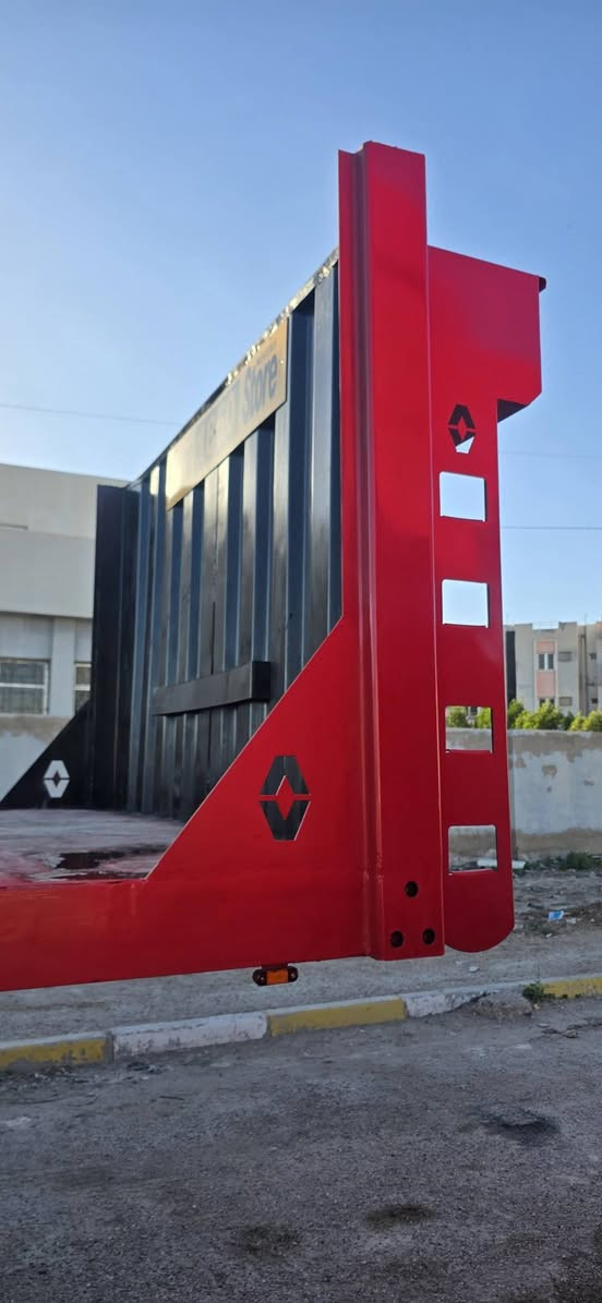 للبيع عربانه حداديه شاصي 16اربع دناكير 14صيني طول 13و60تايرات نص عمر  سعر130لاستفسار***********
