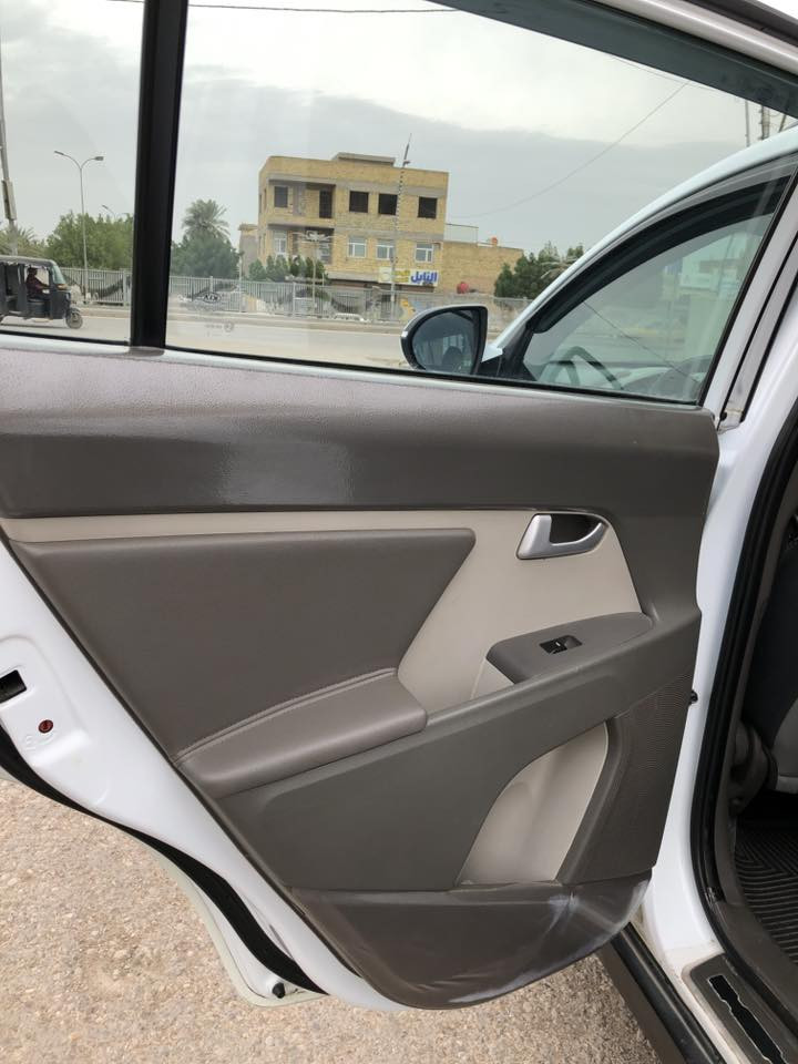 السلام عليكم 
اسبورتج 2016 رقم واسط بالاسم وتحويل مباشر 
المواصفات المعروفه عن الاسبورتج 
ماشية 160 km 
مراوس سبورتج 2011 او 2012 
شرط نظيف ورقم واسط او بغداد 
للاتصال *********** 
مكلف بالنشر
