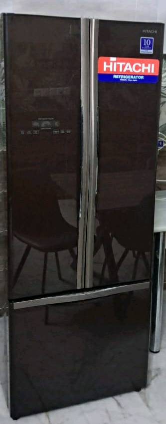 بغداد 
ثلاجة نظيفة جدا وعالفحص 
ما هو الموديل الدقيق للثلاجة؟: 
هيتاشي
هل توفر توصيل داخل منطقتك؟: 
لا
هل هناك أي ضمان متبقي على الثلاجة؟: 
لا
ما هو السعر المطلوب؟: 
650000
هل هناك أي أضرار أو مشاكل في الثلاجة؟: 
لا