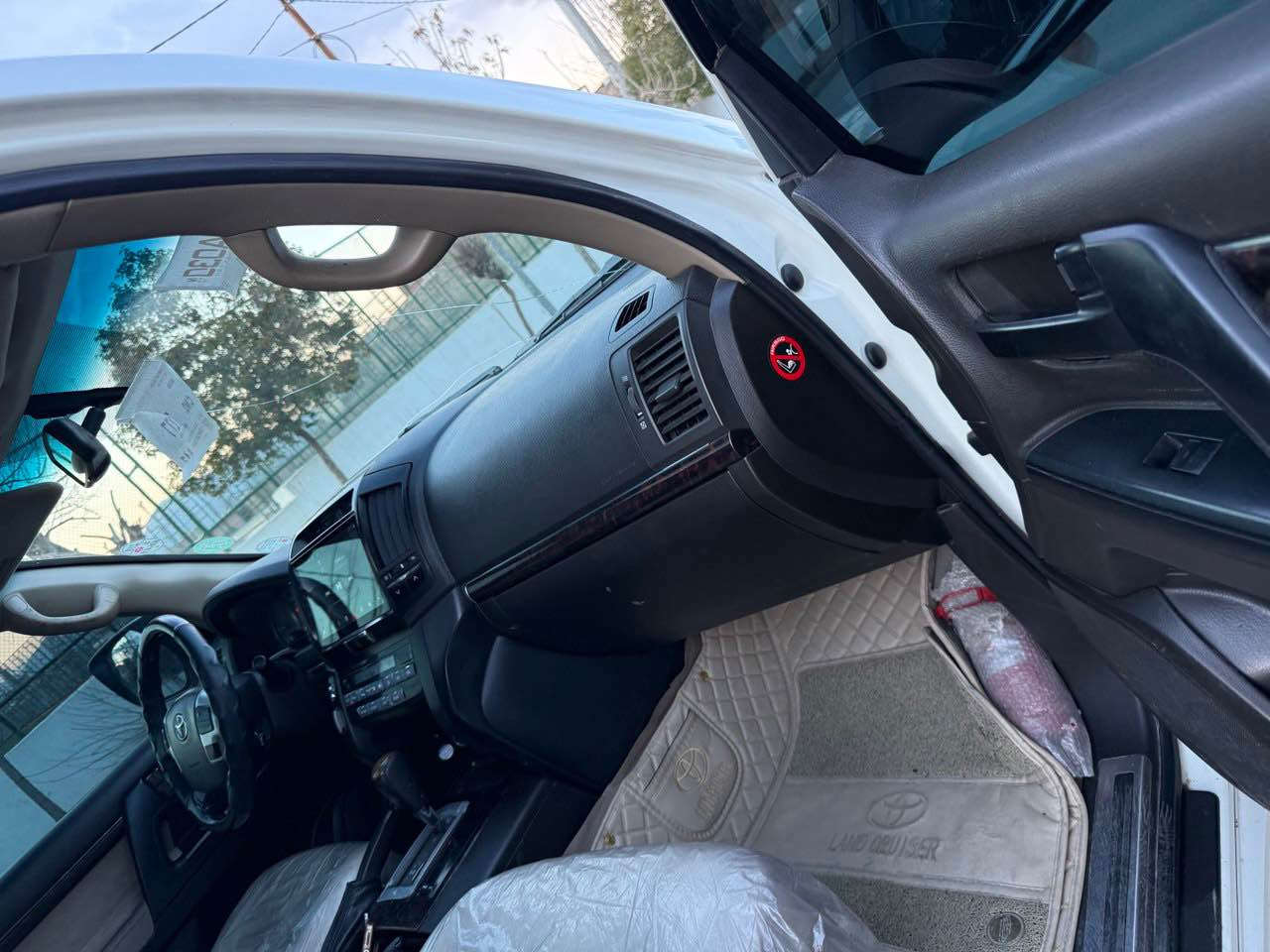 وةنةوشة 2009  GXR   
 ناو زةرد فول فول مواسةفات  
سيستةم خاز و بةنزين ئي تالي  
شةخال حةريق ژئر پئ
 ئاوئنة گراج  لايت 
بريند و نةوي بةخاخي  لايت 
سلايت  تؤماتيك گوشين شامو  
 سوكات فؤليؤم جام كارةبا جام ئؤتؤ  
سةلاجة تةبريد مةرةكزي  
كوشين دةفةتري سى محقةد كوشين
  شاشة تةلةبزؤن  پئش و پشت كاميرةوحةساس زؤرمواسةفاتري تر   
125 هةزار رؤويشتوة   
  گئر و مةكينةي بةشةرت   
رةقةم سةنةوي نوئية بة ناوي خومة   
بئ بؤياخ و بئ ساردي هيجي نية     
تةلةفون بؤ خاوةني بكةن  
سةحر 280
***********
*********** أربيل, العراق
