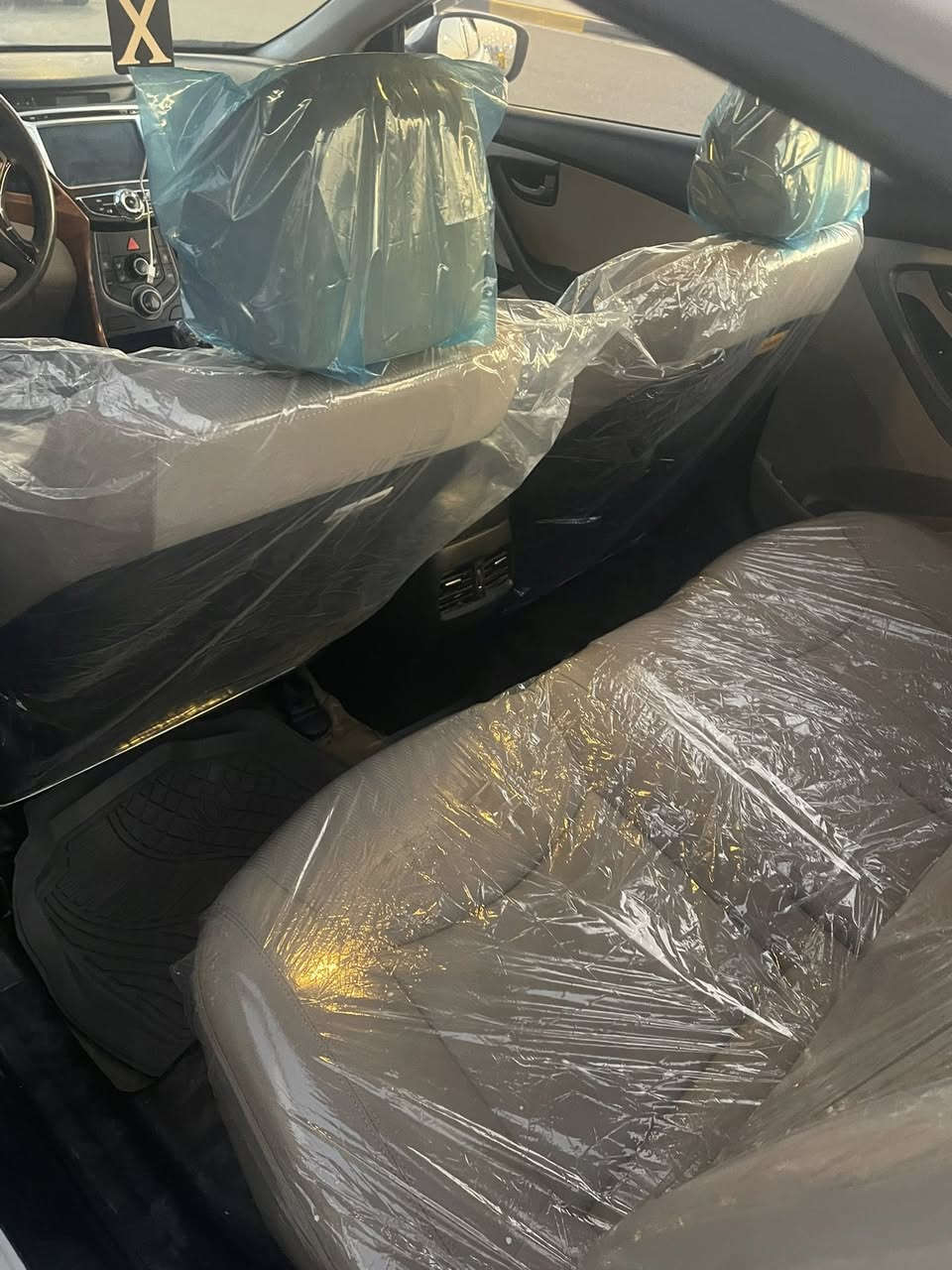 السلام عليكم النترا مديل ٢٠١٥ فول مواصفات فتحه تحكم ستيرن تبريد خلفي كأمره ويل كب خمسه رقم بصره جديد وسنويه جديده السياره كفاله عامه ما عده الدوسه دحجه وخسفه بالمدكر والباب بارد عل كد صبعين  السعر 121 وبيها مجال المكان البصره حي المهندسين  رقم الهاتف ***********
