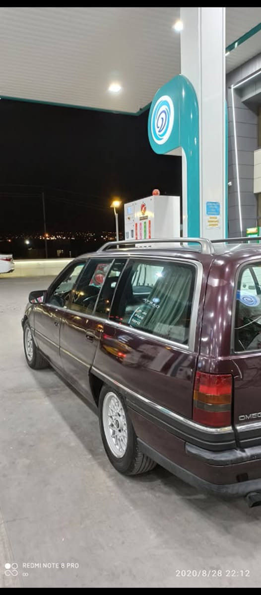 ئۆپڵ ئۆمیگا ستێشن ١٩٩١ مەکینە ٢.٦ بیلادی ٦ پستۆن بە شەرتی گێڕ و مەکینەی کلاج و عەینەو تەقەو ڕەقە,فحس نینوا وەکالەت بە ناوی خۆمەوەیە بێ کێشە,٤ تایە لۆک پێش و دوا لۆک کارەباییات مەزبوت سڵاید و ٢ جام کارەبا,گەرمی مەزبوت....
0770 144 34 02
*********** السليمانية, العراق
