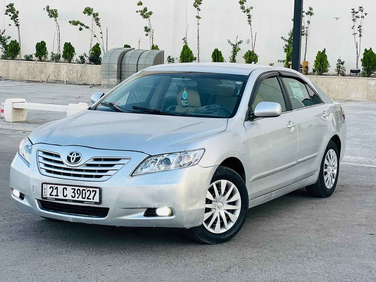 توياتا كامري موديل 2008 خليجي
رقم سليمانيه دولي جديد شرط التحويل والغرامات 
محرك 2400 شرط لا تنقيص ولا تبخير 
كير شرط 
تبريد ثلج 
صدر امامي وخلفي جديد 
تايرات جدد 
تبريد قطعتين 
اربع دسك 
تحكم استرن 
السيارة بيها صبغ ثلاث قطع فقط السيارة بدون اي جلح او جراد 
السيارة بسعر مناسب جدا جدا 65 وبيها مجال للشراي 
للتواصل ***********

