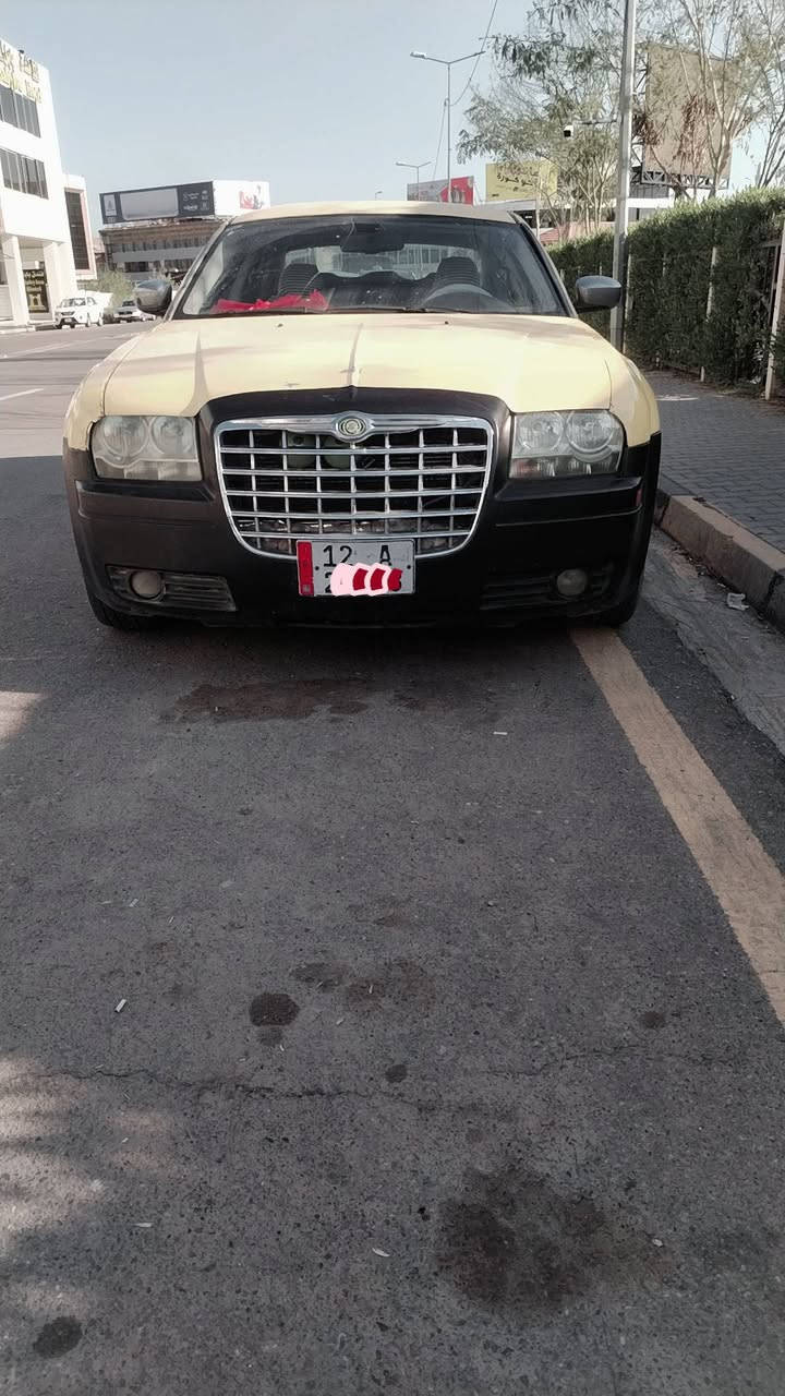 السلام عليكم للبيع او مراوس اوبامه 2010 مكينه 3500 رقم نينوى جديد سنويه 28 خطها موصل بغداد تخم امامي وخلفي جديد كهربائيات كلها شغاله شرط تحويل عليها هيئه غرامات ينزل من سعرها تفاصيل *********** السعر 75 سياره بيها كص
