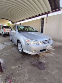للبيع بسعر مناسب للبيع سبكترا موديل 2005 وارد امريكي ضررها جاملغ الخلف...