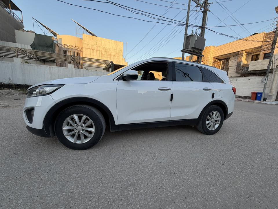 السلام عليكم ورحمة 
سورنتو موديل16 شكل 20
وارد امريكي 
رقم بغداد انكليزي
ماشيه 90 الف حقيقي
المواصفات
شاشه كامرا
تحكم جهتين
لد امامي خلفي
كشاف
داخل لونين صاج
اشاره بالمري
ويلكب 17
ميكينه 2400
كير خير من لله
حداديه جديده
تبريد ثلج
حادثه فقط بنيد وملاونين الجاملغات ويا فقط بدون داخل 
صور الحادث موجوده  يعني صبغ فقط رش مابيه اي ضرر
سياره مال جناي يعني حاهزه الاخير متذب عليه الف من كلش 
السعر 154 وبيه مجال 
مكاني بابل ***********
