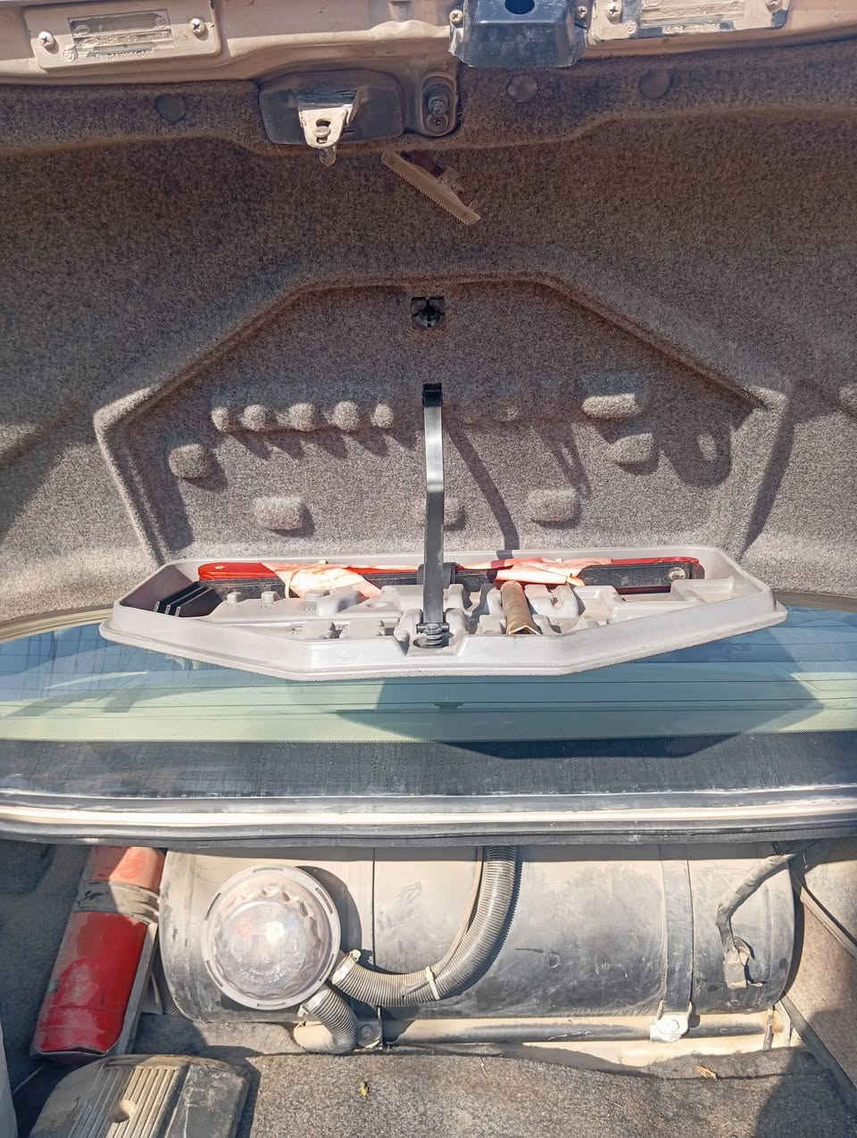 BM 735
موديل 1994 

رقم بغداد انكليزي 

سيارة بأسمي وسنويه لل 29 

مكان سيارة ديالى خالص

كير ومحرك مال صقر 2001 مسكر 

كير ومحرك مكفولات 

منظومة غاز يعني سيارة غاز + بانزين 

كهربائيات + كيجات كلهن شغالات

داخل سياره جلد 

تبريد شغال 

تراي سيارة 200

نقوصات السيارة 
1- الخط مال ايرفلو ضارب فه سيارة بيه خربطه بسيطه بلسلولي 
2- البوش مال صدر خلفي تعبانات يعني بلطسات قويه تصير طبطبه 
3- قايش مال كمبريسر تبريد فقط تبريد كله شغال ومكفول 

سعر سيارة 55 وبيه مجال 

كلشي بلسيارة مذكور واي ستفسار هذه رقمي 

***********
