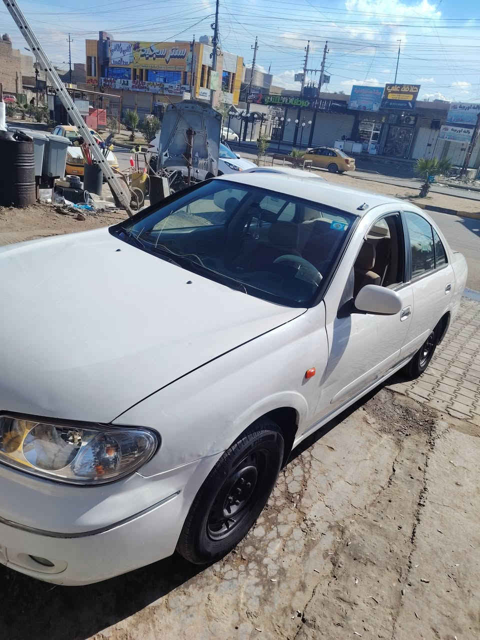 السلام عليكم
سني ياباني قبغ ابيض موديل ٩ رقم بغداد انكليزي هزه ما ساقطه  مابيها اي تبديل بيها كن قطعه صبغ اثر اشخوط بس اني اكلك حزام
تمشي١٢٠
ادك جرس  تفتح قبغ محرك هيه مشتغله تطفى السيارة كير محرك كفاله برغي ممفتوح منه بيها ٤ بيها كم قطعه صبغ
 صدر امامي خلفي جديد كهرباءياتها كلها شغاله سنتر لوك جام كهربائي ٤ اريد مراوس ب سوناتا ٩ او ١٠ بغداد ابيض
نتراهم ع الفرق ***********
سعرها ٩٥ مكاني بغداد الحسينية مال راشديه
