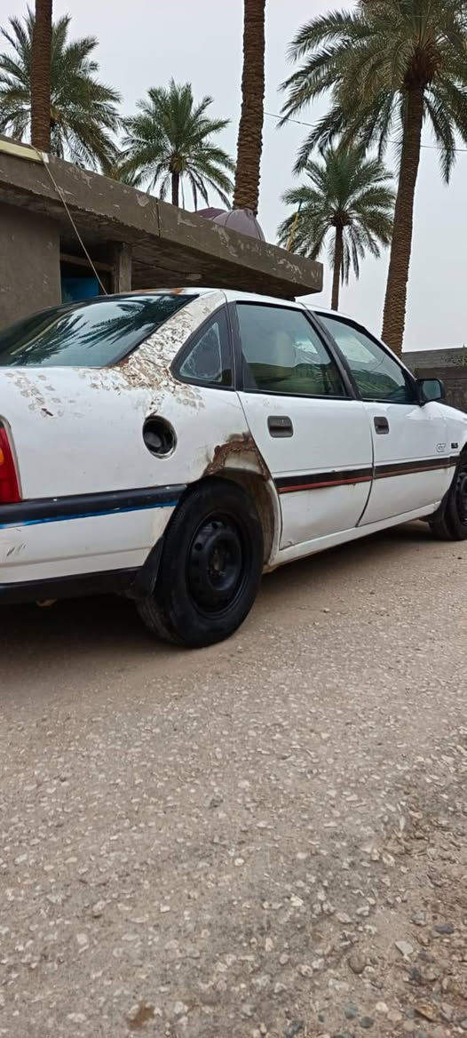 سلام عليكم سياره أوبل فكتره للبيع موديل 1998 سياره مكلوبه اومعمره من جديد كامله عوزهه بس صبغ بعد سنويه صاقطه شرط التحويل مكاني كربلاء اطوريج  سعره ١٥/ ورقه اوبيهه مجال بسيط ***********
