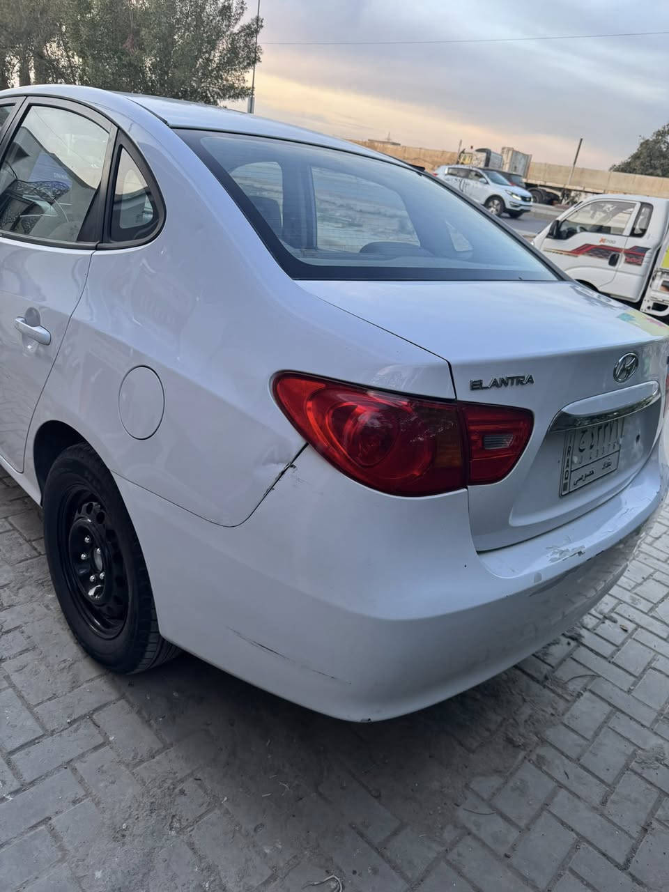 يا الله سلام عليكم النترة خليجي  موديل 2011
بية صبغ بين الباب والجاملغ 
والصفحه الثانية كذالك العنوان بغداد المدينه
السعر 107
الرقم ***********
