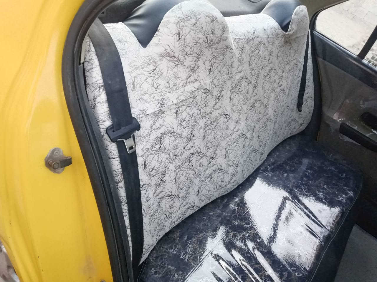 السلام عليكم سمند للبيع موديل 2010 كير ومحرك كورلا 1600 كير جديد مكينه جديدة دوشمة نضيفة صدر جديد تخم تاير جديد رقم بغداد انكليزي مكاني بغداد الكمالية السعر 35 او مراوس كية عبرية للاستفسار ***********
