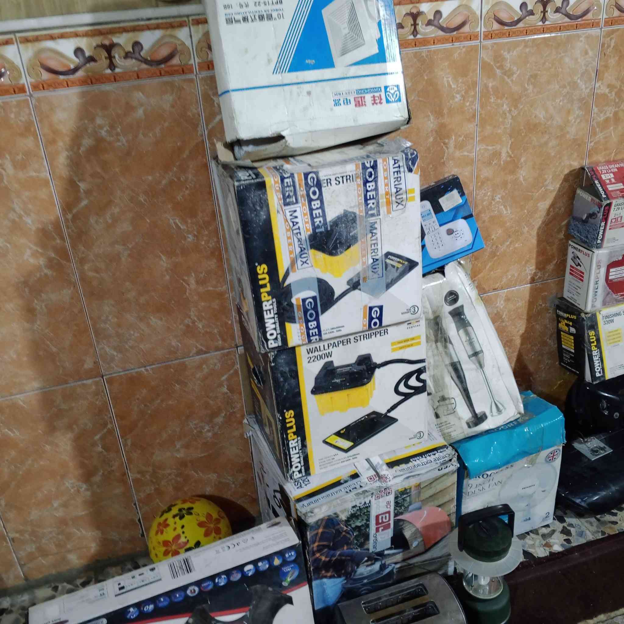 شلعه فحم 16قطعه 100قفل توصيل ماكو بغداد حي السفير ***********
