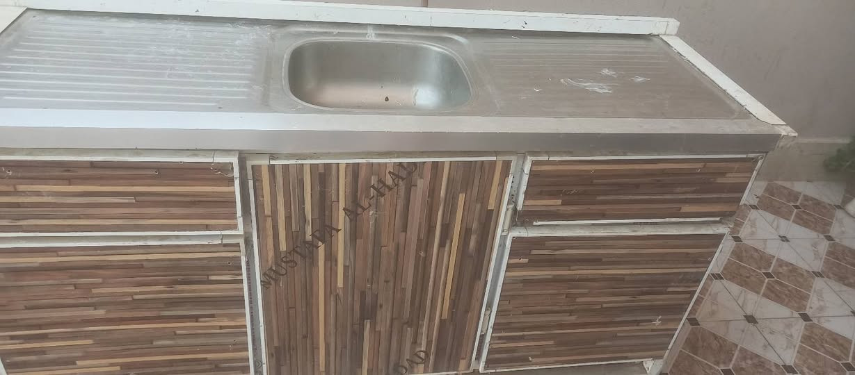 سلام عليكم سنك للبيع ٧٠سع متر ونص نضيف ***********
