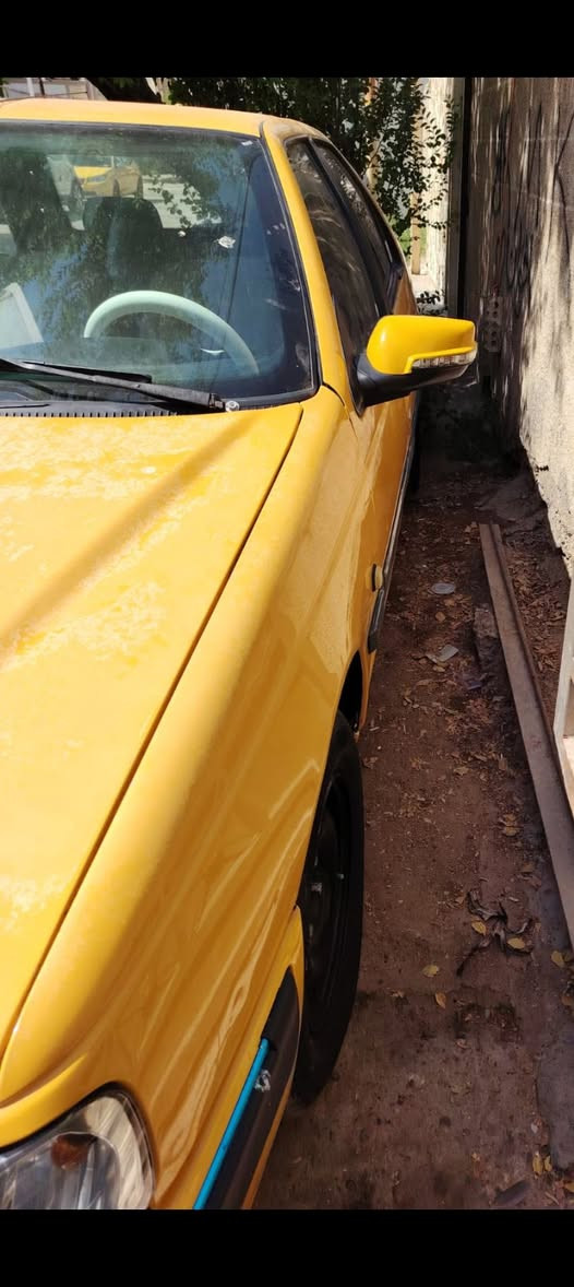 بيجو بارص. موديل 2015   بيه طخه صفحة اليمنه. السياره محرك كير خير  من الله سعر34     تلفون ***********.   تخم تاير جديد.  وبيه مجال.
