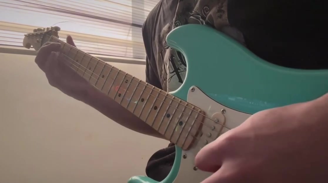 guitar bullfighter
hss ٢٢ فريت سترات همبكر + سنكلات  نظام
يأتي مع ملتي ايفيكت يعني متحتاج امبلفاير وريشة عزف  
للاستفسار خاص


**إذا كنت صاحب هذا الإعلان وتريد حذفه لأي سبب، رجاءا أرسل رسالة إلى الدعم الفني**