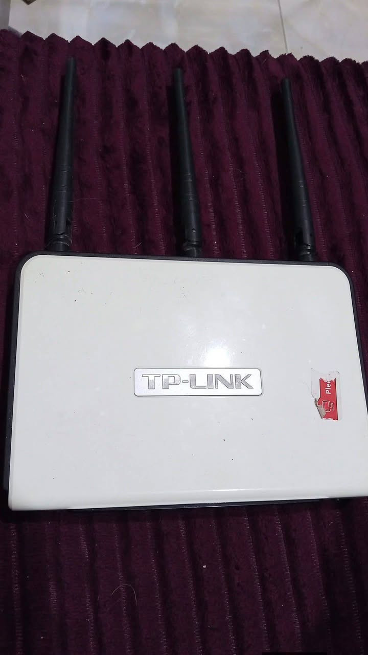 راوترات 3 للبيع شغالات نظافات واحد منهم ضوئي


**إذا كنت صاحب هذا الإعلان وتريد حذفه لأي سبب، رجاءا أرسل رسالة إلى الدعم الفني**