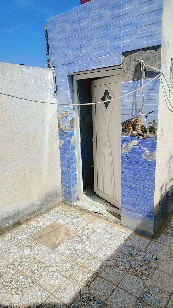 سلام عليكم اخوان موجود بيت للبيع ناحيه ال محينه قرب مدرسه الامام الباقر الابتدائيه بيت نضيف ومرتب مساحته 125وبي استقبال ومطبخ وصاله وغرفه وصحيات داخليه وخارجيه للاتصال ***********
