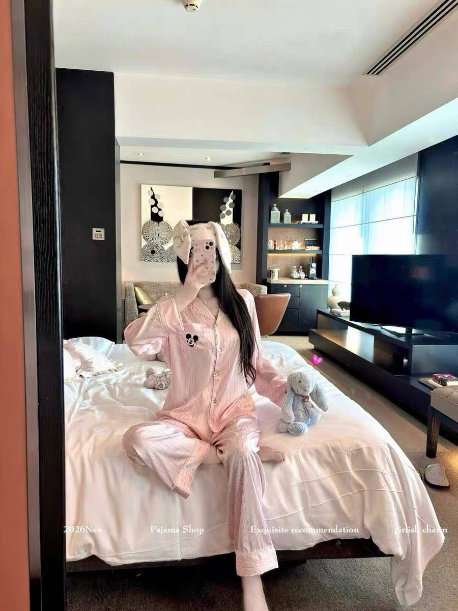 ⁨	بجامه حرير ناعم
السعر/٣٥
القياسات/m. L. xl⁩


**إذا كنت صاحب هذا الإعلان وتريد حذفه لأي سبب، رجاءا أرسل رسالة إلى الدعم الفني**