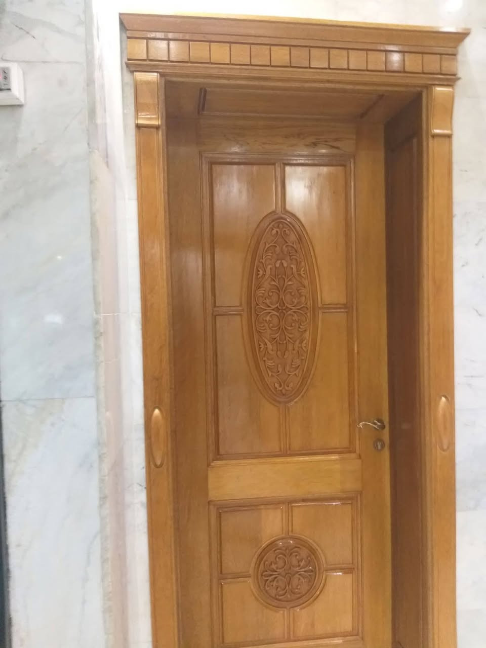 تعلن شركتنا عن توفر كادر مختص بصبغ وتلميع الاخشاب
بكل انواعها
وأيضآ كادر مختص بتعديل الكاونترات والسنك
للتواصل واتساب او الاتصال
***********
