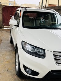 ٢٠١١ • فتحة سقف • ٦ سلندر