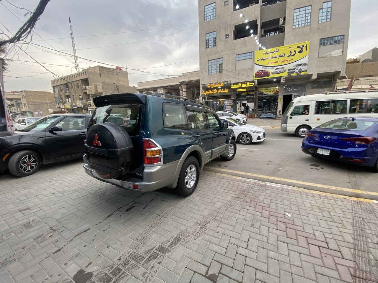 السلام عليكم للبيع فقط
باجيرو 2001

ياباني لون زيتوني 

رقم بغداد دولي 

محرك وكير خير من الله 

سياره مكفوله من صبغ وتبديل 

تبريد ثلاجه 

تخم تاير 

فور ويل سياره 

سياره كلش حلوه ونضيفه 

سعر 88ورقه  وبيها مجال بسيط 

موقع بغداد 

الاستفسار 

***********

احمد
