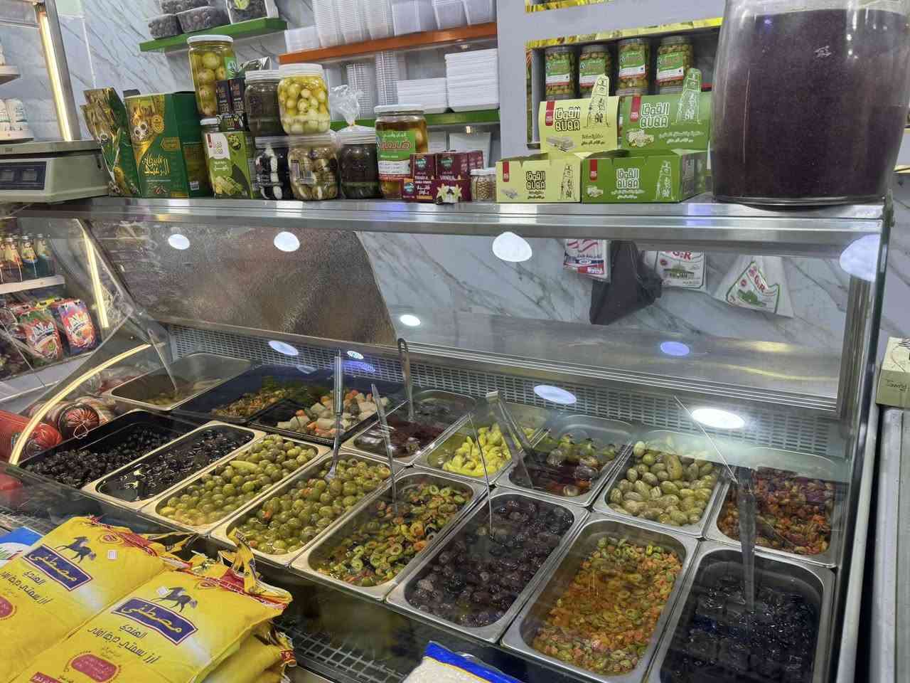 📣📣 فرصة استثمارية قبل شهر رمضان المبارك 📣📣
محل البان واجبان للبيع

موقع مميز وحيوي وسوق تجاري

 بمنطقة خلدا

 بجانب مخبز للبيع مجهز بالكامل من شركة عابدين وديكورات وكاميرات وكوندشن ٢طن وبلاط سيراميك وقارمة الكابوند ويوجد فيه مستودع وحمام وقيزر ومجلى غسيل يوجد فيه تشكيلة بضاعة من البان واجبان ومخللات بلدية معروف فيها المحل ومواد تموينية وسكاكر المحل اله زبون من ٨ سنوات وماشاءالله عنه ايجاره ٥٠٠ شهري كهربا بالشهر ١٢٥ دينار مبيعاته من ٢٠٠ دينار لغاية ٣٠٠ ارزاق من ربنا وفيه موظف فقط راتب ٤٥٠ دينار السعر  بعد المعاينة اذا مهتم وجاد بالشراء والله يبارك لا صاحب النصيب  

للاتصال 0797170087

💰السعر ١٨ الف دينار قابل للتفاوض كامل مكمل💰 

👈👈البيع مستعجل سبب البيع فض شراكة وسفر👉👉


**إذا كنت صاحب هذا الإعلان وتريد حذفه لأي سبب، رجاءا أرسل رسالة إلى الدعم الفني**