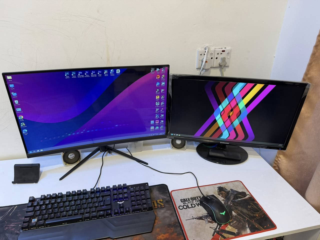 corei5 10400 f
Nvidia rtx 3060 8gb
ram 8×2 16 gb 
 Ssd m.2 512gb
hdd 2tb
hdd 2tb
Motherboard h 410
شاشة حجم 24     75 هرتز
شاشة حجم 27    240 هرتز
سماعة محيطية و ماوس وكيبورد  ميكانيكي ماركة 
يو بي اس ابو 2000
 وطاولة خشب كبيرة لون ابيض
كرسي كيمينك ابيض واسود
الحاسبه متروكه واستخدامها قليل جدا 
الحاسبة كامله تنصبها وتشغل كلشي
تصلح للالعاب والمونتاج وجميع البرامج
السعر مليون و250 الف


**إذا كنت صاحب هذا الإعلان وتريد حذفه لأي سبب، رجاءا أرسل رسالة إلى الدعم الفني**