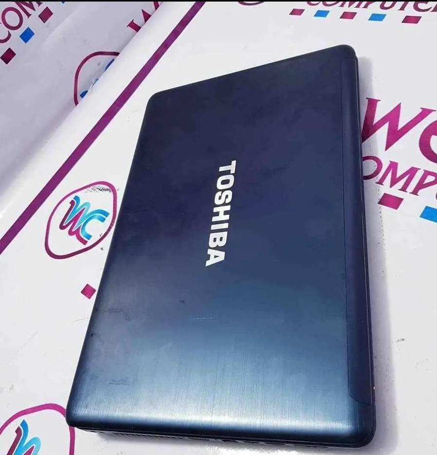لابتوب توشيبا – مواصفات ممتازة وحالة نظيفة جدًا
• معالج: Intel Core i3 – جيل ثالث
• تخزين: 500GB HDD Black سريع
• رام: 4GB وقابل للزيادة
• بطارية ممتازة
• تبريد قوي ومستقر
• تصميم أنيق والجهاز متين جدًا
• الشكل نظيف وكلاس
• مع الجهاز الشاحن الأصلي

. إكسسوارات:
حقيبة سوداء 
السعر ٩٠ قفل 
مكاني بغداد المدائن 
يوجد توصيل


**إذا كنت صاحب هذا الإعلان وتريد حذفه لأي سبب، رجاءا أرسل رسالة إلى الدعم الفني**
