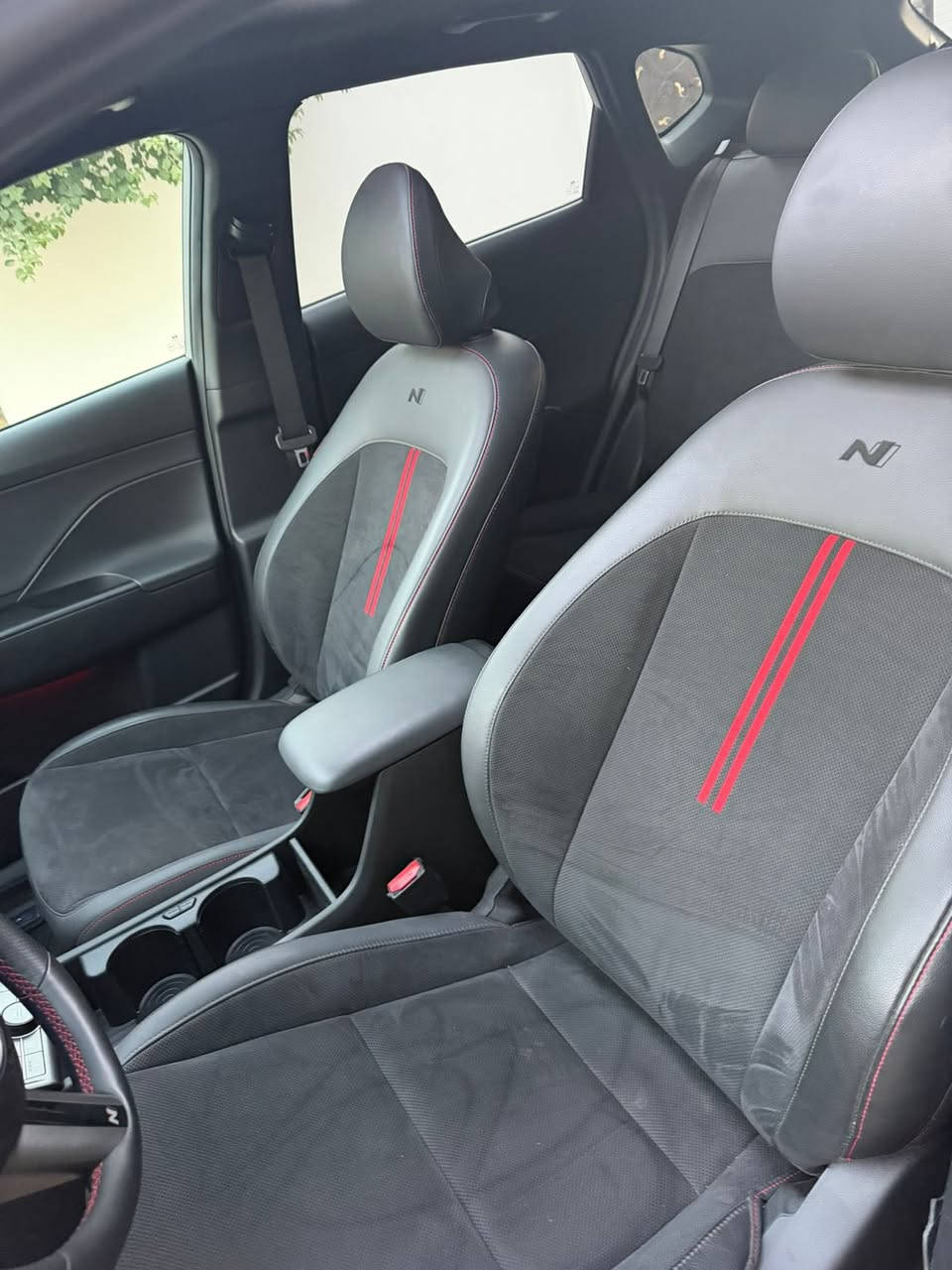 سلام وعليكم البيع هونداي كونا 2025 فأت ان لاين سياره احله من الصور ضررها خفيف فول مواصفات ابيع بدون رقم العنوان الدوره شارع 60 السعر 162 ورقه الهاتف (***********)و (***********)
