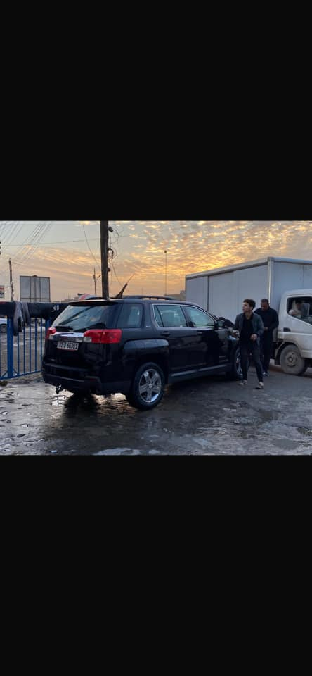 سلام عليكم جمسي تيران 2013 خليجي للبيع سيارة جديدة وخير من الله برغي نقص مابيها كير مكينة حدادية ترايها للبصرة فول مواصفات SLT فتحة شاشة كبيرة تحكمات ستيرن جهتين كشن كهرباء كشنات جلد كامرة خلفية ويل كروم تخم تاير جديد رقم اربيل هزة جديدة تحويل او وكالة محرك 3600 شرط بيها شلعة تشك الگاع صاروخ سيارة نظيفة ومامتعوبة بيها قطعة وحدة صبغ وشوية بارد السونار مرفق بالمنشور مكاني بغداد المشتل ***********
