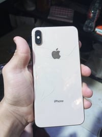 جهاز ايفون للبيع ذاكرته 64 البطاريه 78 سعر الجهاز 125 بي مجال 07761714...