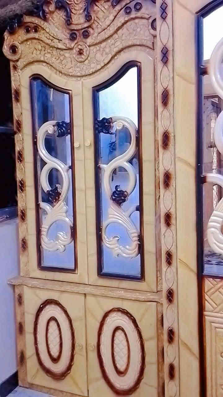 اللهم صل على محمد وال محمد 
السلام عليكم غرفه نوم للبيع جديده ولا شخط ب700وبيه مجال العنوان ناصريه الفداء راسلني واتساب ***********
