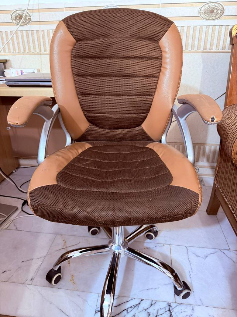 سلام عليكم اخوان ... عندي هذني الغراض للبيع 
تخم قنفات ١٠ نفرات
وزوالي ثنين قياس ٢.٥ ×٣.٥(وحده منهن بيهه جويه صغيره)
مايكروويف سلفر كريست
كرسي مكتبي 
مكتب
طبلات ( وحده جبيره و ٤ صغار ) النجف, العراق


**إذا كنت صاحب هذا الإعلان وتريد حذفه لأي سبب، رجاءا أرسل رسالة إلى الدعم الفني**