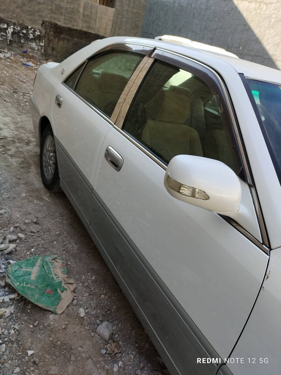 السلام عليكم ورحمه الله وبركاته
من رخصت الادمن 
ملكه أدوات كصتين السياره حلو 
محرك فيشه وبطل فيفتي
تبريد ودافئة شغله 
حداديه الامامي والخلفي جديد 100%
تخم تايري جديد 
باتري جديد 
كهربائيات كله شغله 
جديده بمعنى الكلمه 
***********
واتساب
