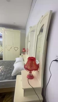 غرفة خشاب نجارة عراقية صار ٣ أشهر اخذيها بس الغرفة صغيرة وماتوسعها للا...