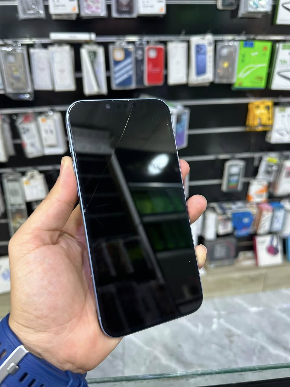 سلام عليكم❤️
📱 للبيع ايفون ١٤ بلاص 

* 🔹 الذاكرة: 128GB
* 🔹 صحة البطارية: 88% (مبدلة أصلية)
* 🔹 الجهاز: ماستر عربي
* 🔹 الاستخدام: كلشي شغال 100% (نت – صوت – اتصال)
* 🔹 الشاشة: مبدلة وبيها فطرين ما مأثرات على الأداء
* 🔹 الحالة: نظيف جدًا ومرتب (نضافة 100%)
* 🔹 الملاحظات: بدون أي خلل

💯 فول جهاز وجاهز للاستخدام
🛠️ ضمان فحص يوم كامل

💰 السعر: 380  قفل من الاخير
📍 المكان: بغداد – مدينة الصدر
📞 الرقم: ***********
