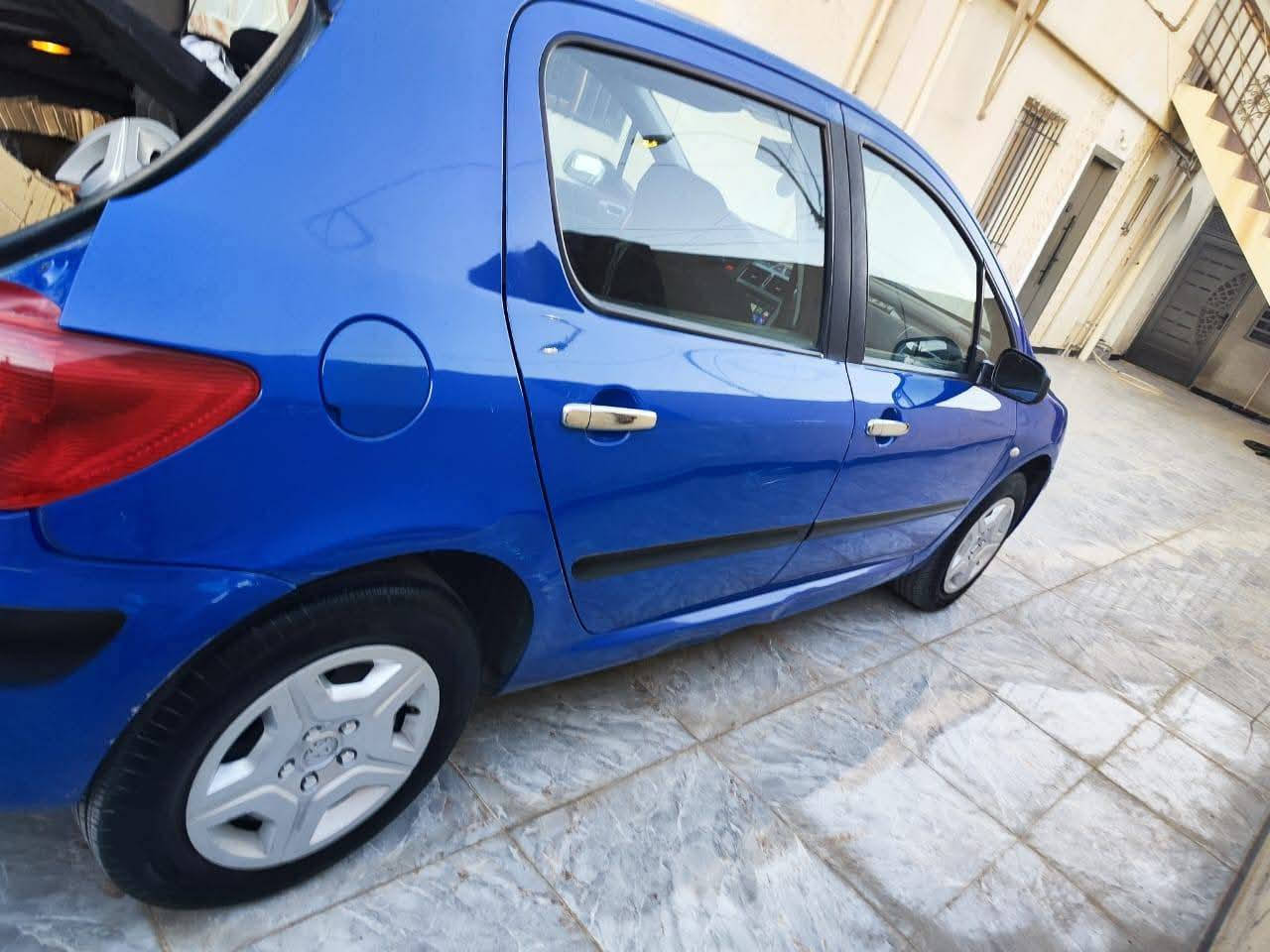 بيجو ٢٠٠٥
رقم كركوك بطاقة بانزين
سنوية ساقطة صار سنة
مشروع وطني
محرك جديد
راديتر جديد
صدر جديد
باتري جديد
كهربائيات بلاد
كير ادامه كاملة
جوزات
سلكتر جديد
وزيت جديد 
تبريد ثلج
السيارة مابيها قطرة صبغ بلادي
سعرها ٥٢
ينزل من سعرها ورقة لان بيها
تحتاج باور ستيرن

داخلها حيل جديد
شرط التحويل ماكو وكالة
شراي اتصل
ماابيع اقل من هذا السعر
تعذرني
***********
داخل كركوك السيارة كركوك, العراق
