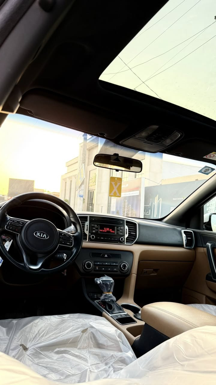 كيا اسبورتج 2019 خليجيه 
مكفوله كفاله عامه على وضع الشركه 
بيها فقط شغط موضح بالصوره 
مكينه 2000 دوش 
حساسات 
بنراما 
السياره جديده بمعنى الكلمه 
سنويه وهزه كله جديد 
بأسمي تحويل ثانيوم 
السعر 198 
العنوان بغداد البياع 
***********
