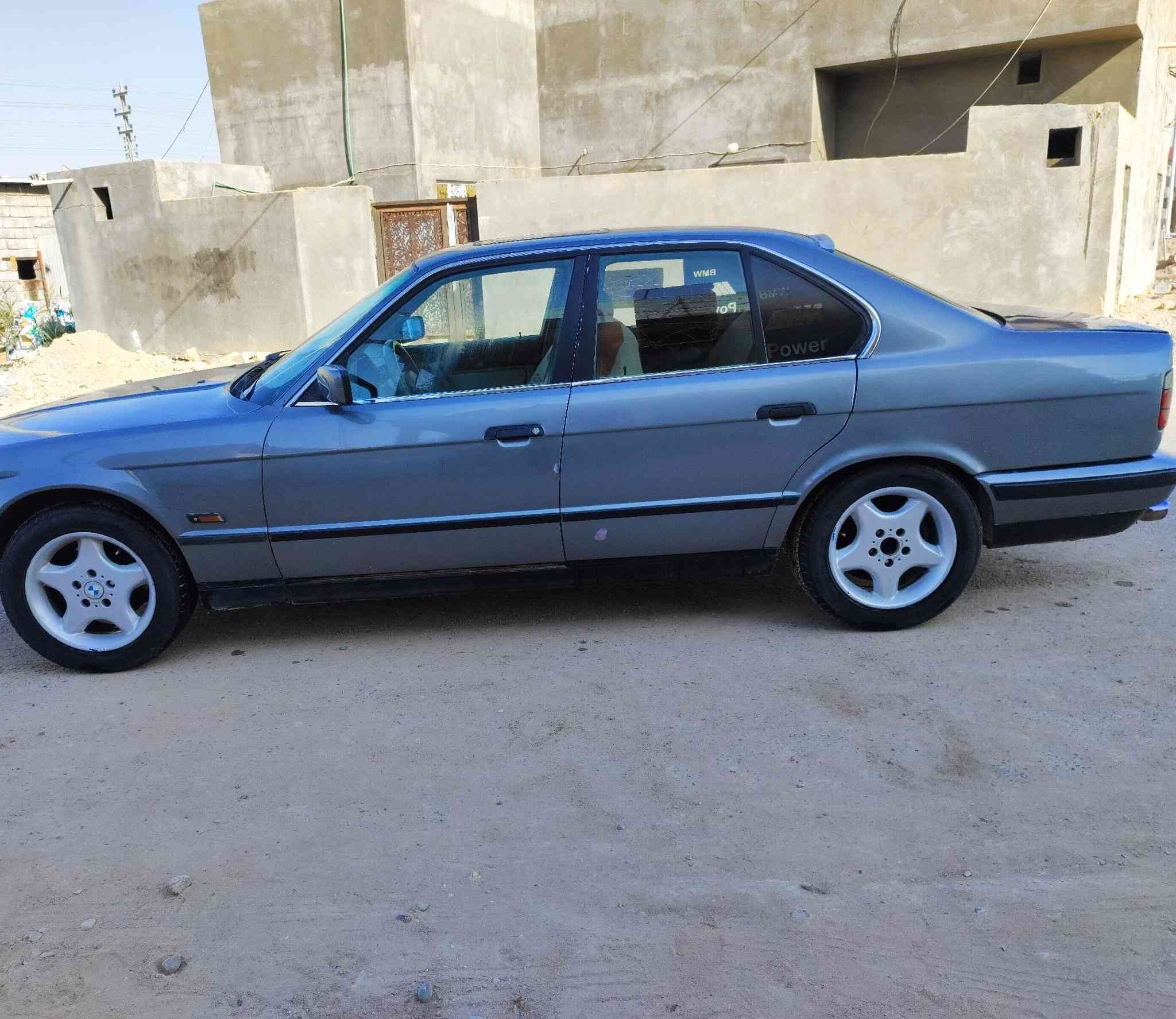 بي ام مديل 1993 525 محرك 6 مسكر دبل فانوص مكان السياره البصره كرمه علي ابو صخير السياره بسمي سنويه جديده محركها لا مبدل ولا مفتوح مكينه وكير خير من الله مصبوغه عام جماليه السياره بيها نقوصات كلش قليله+ السياره وياها منضومه غاز كامله جديده ما مشدوده الها تاخذها ويه السياره 
سعر السياره 50 ورقه وبيها مجال الي يحب يتواصل على هاذه الرقم ***********
