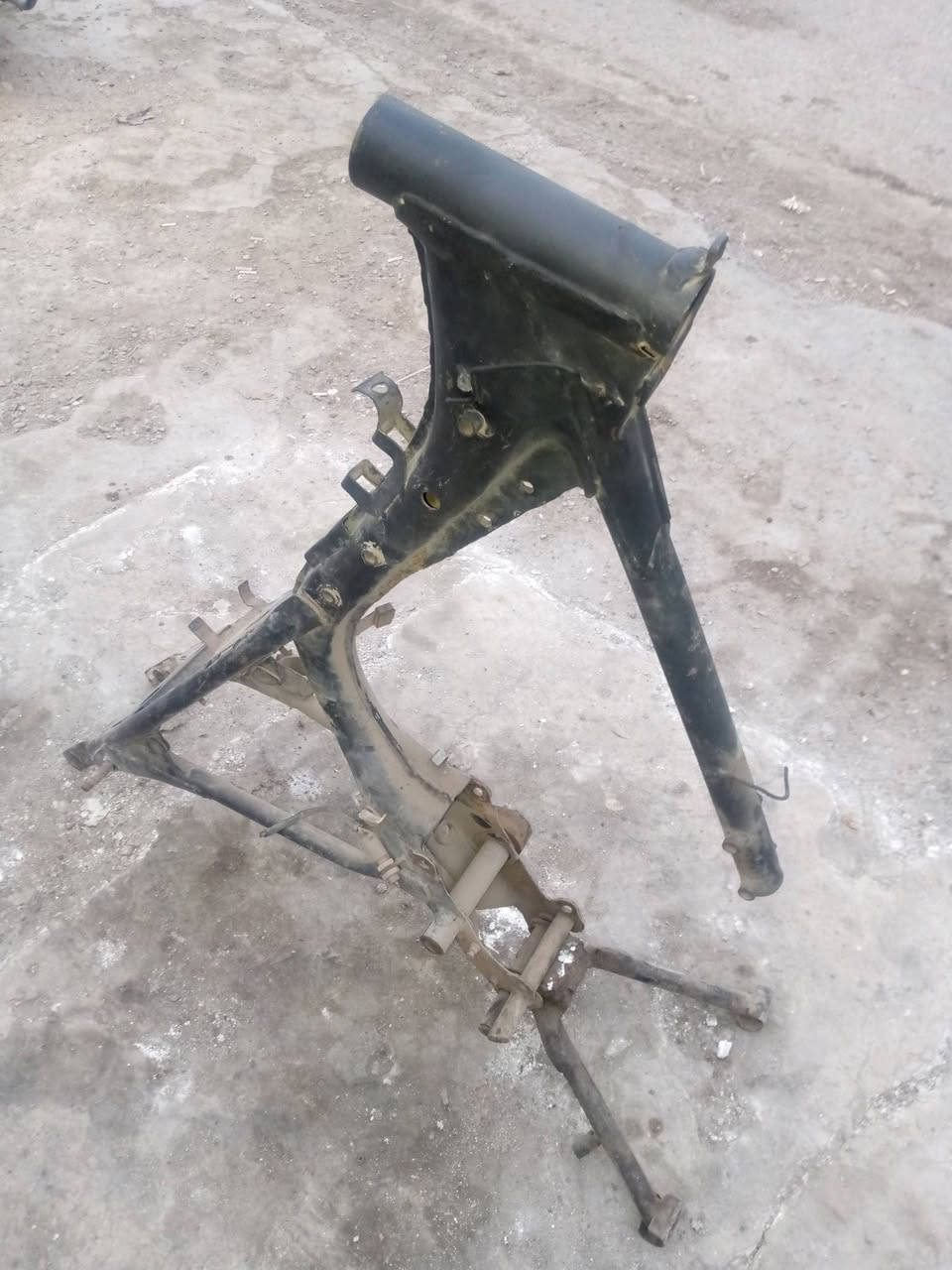 سلام عليكم  عندي شاصي وسنوية ورقم فحص مؤقت بغداد  دراجة  يرهم سيفان تايكر   ما اندل صاحب السنوية الي تفيده   سعر 100 الف بي مجال قليل *********** مكاني بعقوبة
