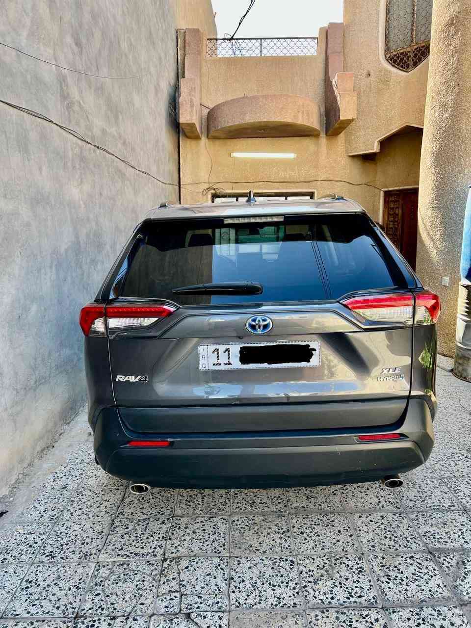 السلام عليكم راف فور للبيع موديل 2023 وارد امريكي رقم بغداد الدولي بأسمي حادث جاملغ و بنيد ونصبغ وياهن قطعتين  فوول مواصفات 1/1
1-فتحة 
2-بصمة 
3-دخول ذكي 
4-كامرة دوارة 
5-كشن السايق كهرباء  
6-رادار امامي 
7-رادارات جانبية 
8-نظام كار بلي ويه البلوتوث 
9-اوتو هولد 
10-فور ويل 
11-مكينة 2500 
12-حساسات خلفية 
13-هند بريك بصمة 
14-تدفئة بالستيرن 
15-تدفئة بالكشنات 
16-نظام صعود المنحدرات 
17-ثلاث وضعيات قيادة 
السعر 185$وبيهه مجال للتفاصيل الاتصال ع الرقم ***********
