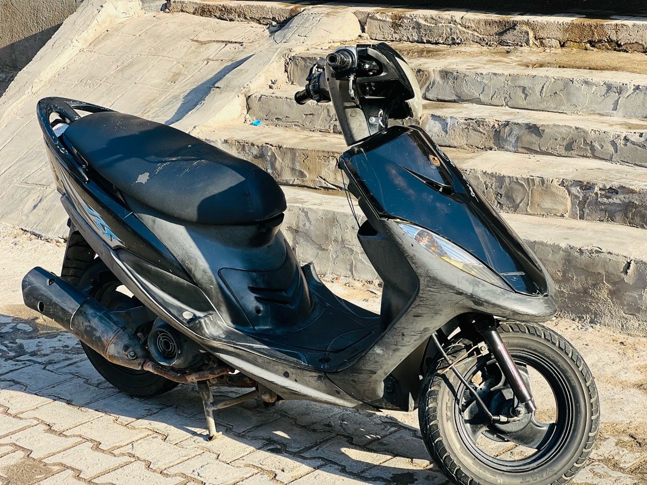 السلام عليكم ورحمة الله وبركاتة 
دراجة ماكس عدلة للبيع باله برغي مامار عليها بلك مابدل نضيفه وحلوه تجي وتفحص كلشي شغال حالين غسلتها وكفن الإشاير شغلت كهربائية بسيطه قفلها لأتعبني ولااتعبك 850الف وبيها مجال للطيبين اهلا وسهلا بجميع 