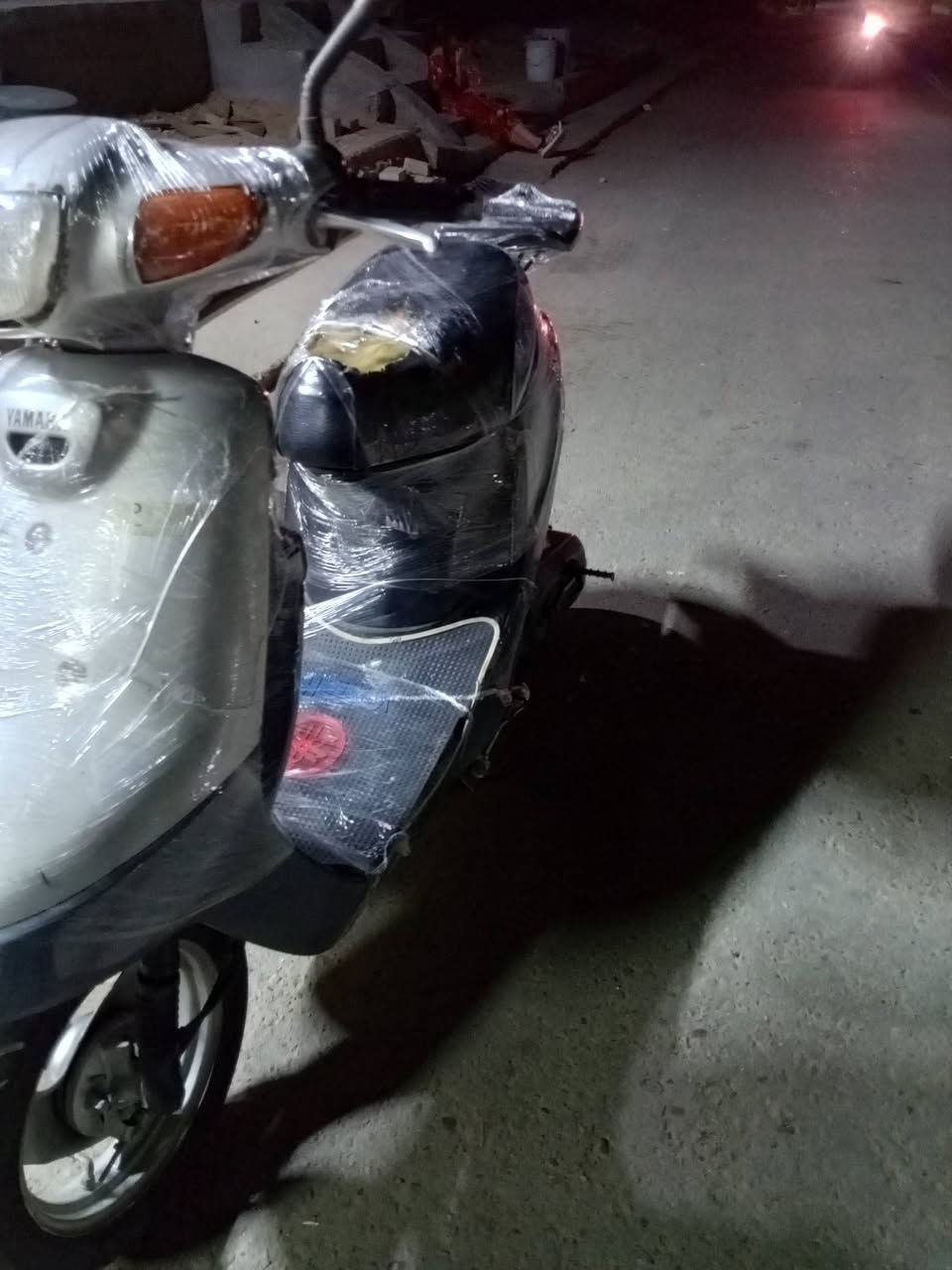 سلام عليكم دراجه بطه مفتوحه مرا وحده موديل 99 نقص باتري سعر300 وبيها  مجال عنوان بأنزين خانه مال قادسيه  *********** فقط وساب
