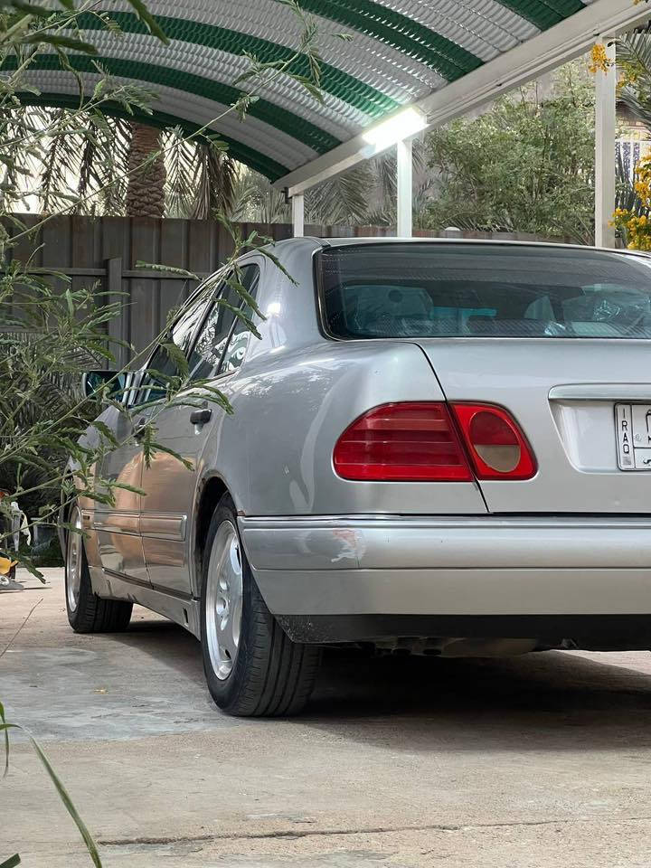 مارسدس ام عيون للبيع رقم بغداد مشروع وطني مداور وين ما تريد
السيارة بيها مشكلة بالكير ابيع كير كايم 
السعر 80 وبيها مجال

***********
