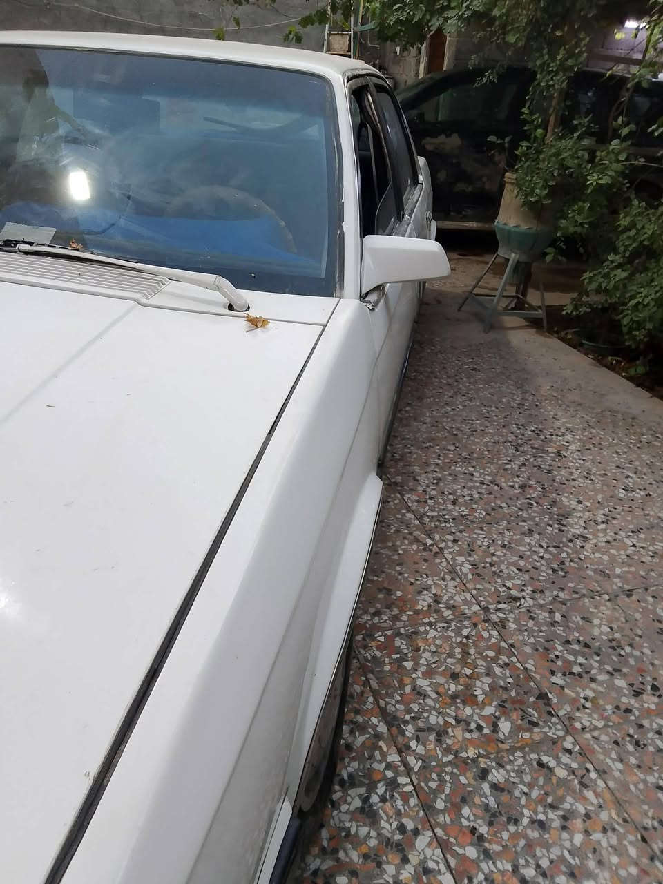 سلام عليكم اولدز موديل 90 للبيع رقم بغداد انكليزي باسمي تحويل ثاني يوم مكينه وكير خير من الله مصبوغه عام للجماليه السياره احله من الصور السعر 30 وبي مجال مكان بغداد ***********
