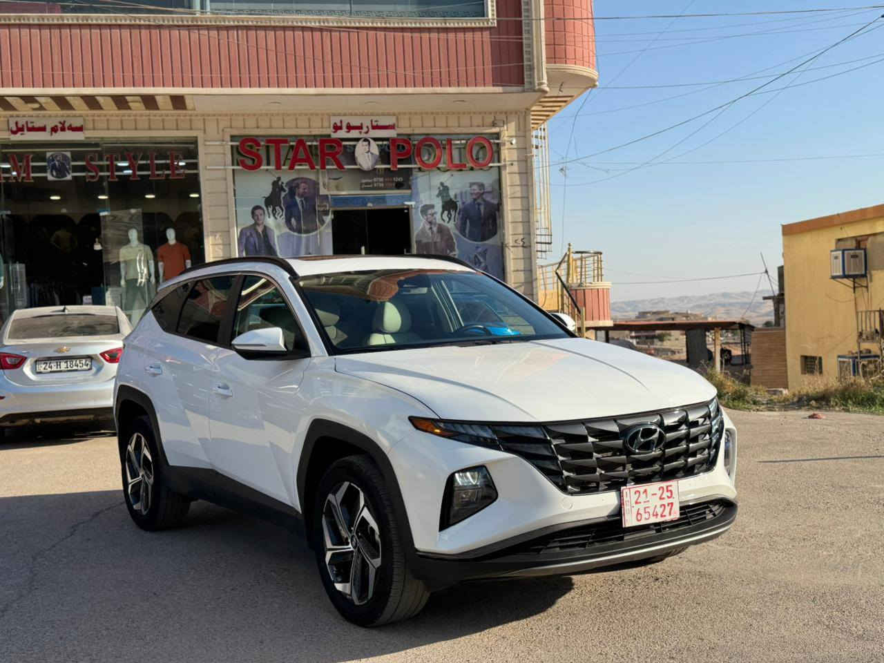 السلام عليكم ورحمه الله 
هونداي توكسون موديل 2023 
مواصفات السياره 👉🏻👉🏻👉🏻🔥🔥 
فتحه سقف 
تحديد مسار الشارع 
كروز لتثبيت سرعه الشارع 
رادار امامي رادار جانبي رادار خلفي 
توقف ذاتي لحمايه السياره 
نظام اعطال نظام جي بي اس ملاحه 
شاشه اعطال السياره 
بصمه ابواب بصمه تشغيل عن بعد 
ويلكم كروم 

محرك بحجم 2500 جي تي اي 
اوتوماتيك 8 نمره 
تبريد وتكييف الهواء مركزي 
لايت ال اي دي زينون 
كشافات امامي ضباب 
كاميرا خلفيه دواره 
صندوق كهربائي خلفي 
كوشن جلد كشن كهرب كشنات هيتر 
وبعد بيها مواصفات 
المحرك والجير بحاله ممتازه 
👉🏻👉🏻👉🏻👉🏻👉🏻👉🏻
ملاحظه 
تجهيز السياره بنظام التقسيط للموظفين من الموصل 
للاستفسار اتصال هاتفي مباشر 
***********
***********
خابر وتؤمر📱
