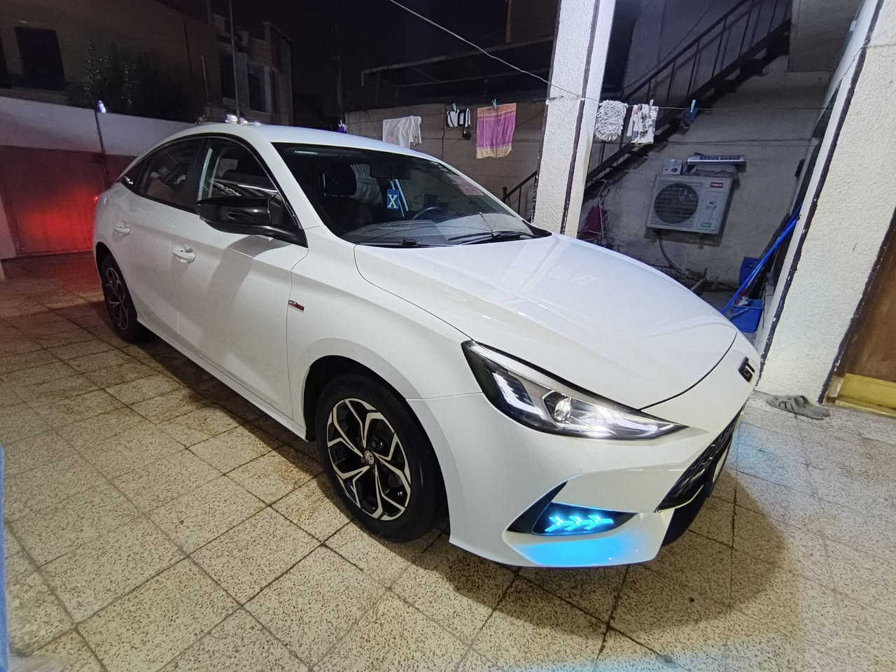 السلام عليك للبيع MG GT موديل 2024 السياره ماشيه ٢١ و٩٠٠ مكفولة من الضرب والصبغ فقط اكو رصعتين كير محرك شرط كفاله إطارات الشركه بعدها بيها نوع كومهو السعر ١٢٠ وبيها مجال السياره باسم دكتوره تريد تحويل تريد وكالة عامه مطلقه رقم تليفون ***********
